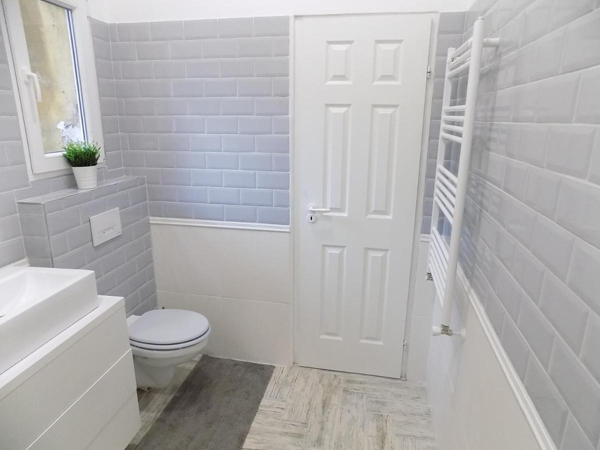 A10 Alkotmany B Apartment Budapest Luaran gambar