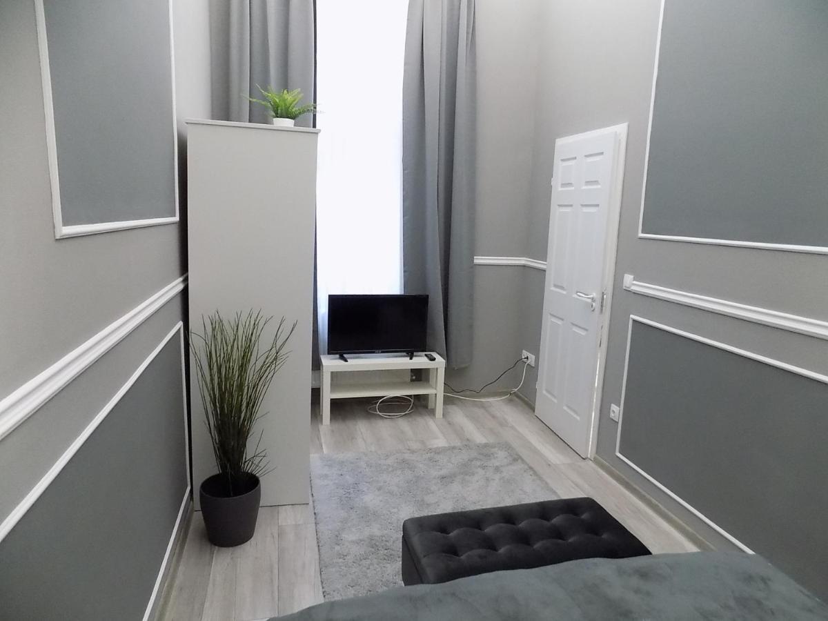A10 Alkotmany B Apartment Budapest Luaran gambar